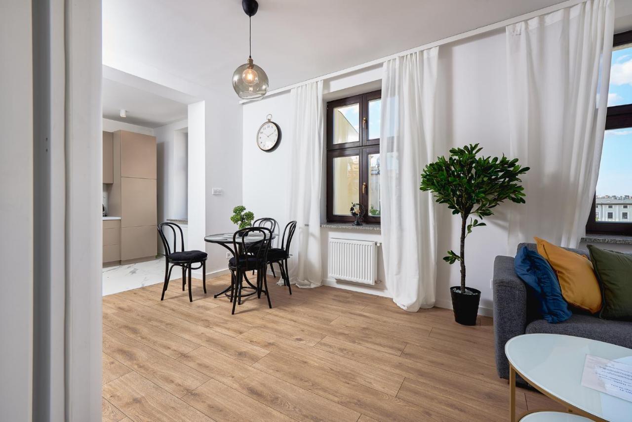 Modern apartment on Kilińskiego Street Łódź Buitenkant foto