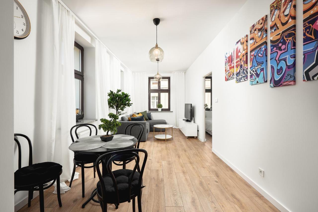 Modern apartment on Kilińskiego Street Łódź Buitenkant foto
